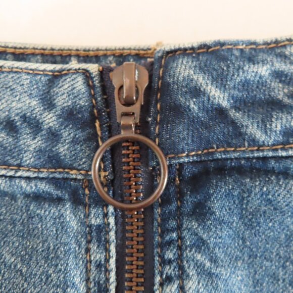 We the Free Zip it Up Denim Mini Skirt Distressed Frayed Raw Hem Blue Size 28 - Picture 5 of 12